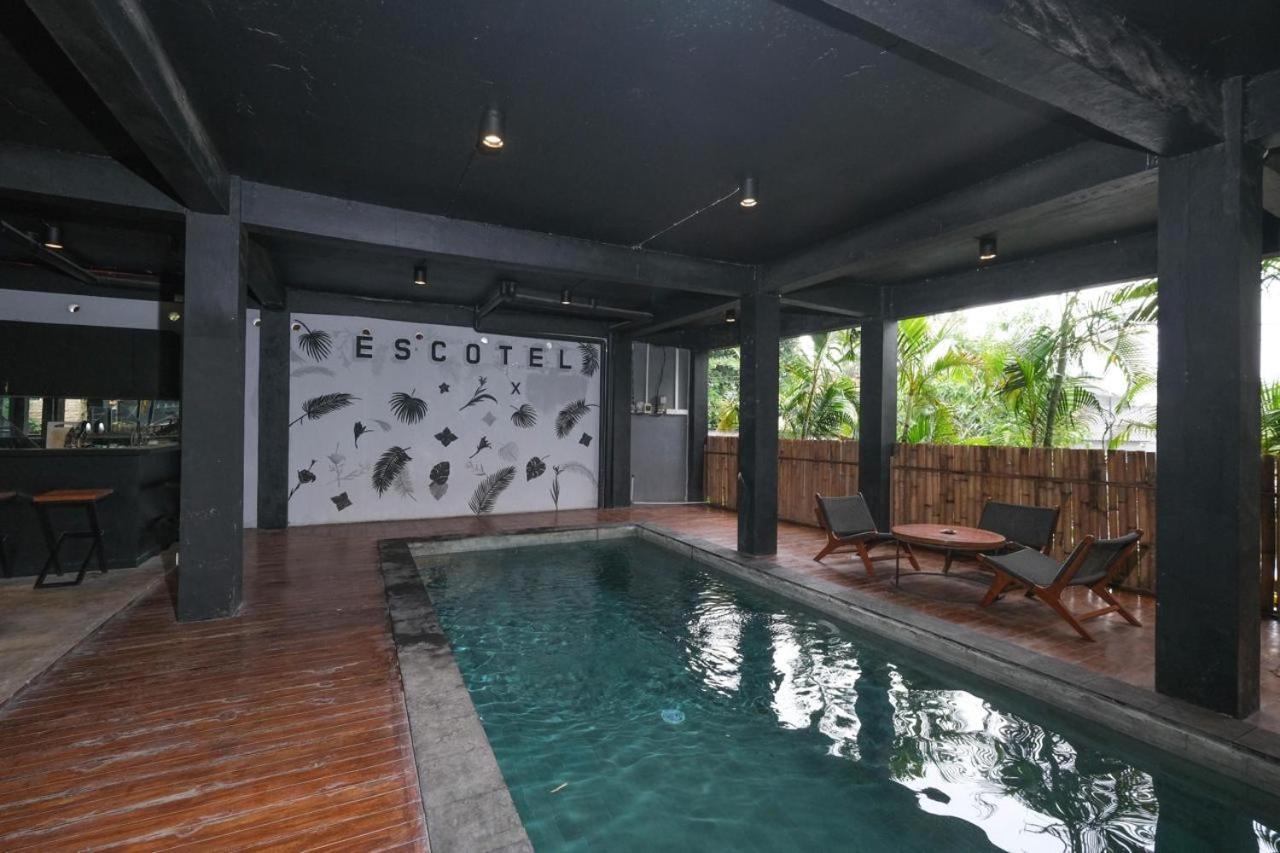 Escotel Krisnantara チャングー エクステリア 写真