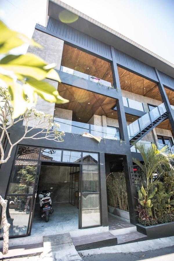 Escotel Krisnantara チャングー エクステリア 写真